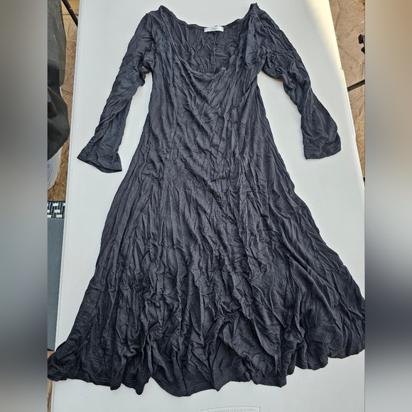 Elegant Long Sleeve Black Dress - Picture 1 of 4